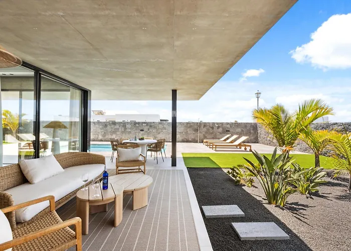 Macaronesian * بلايا بلانكا